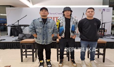 Band Armada. Kehadiran lagu baru band Armada yang berjudul 