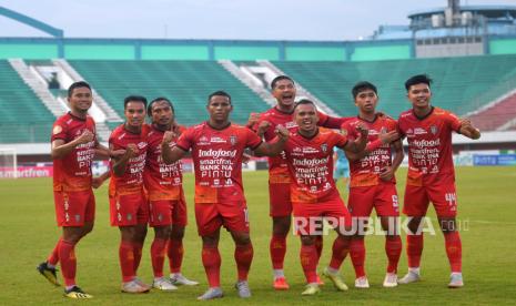 Pemain Bali United FC melakukan selebrasi gol. (ilustrasi)