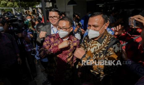 Ketua Komisi III DPR Herman Herry bersama Ketua KPK Firli Bahuri melakukan sidak ke rumah tahanan Komisi Pemberantasan Korupsi, di Gedung Merah Putih KPK, Jakarta, Selasa (7/7). Kunjungan tersebut dalam rangka meninjau fasilitas di Gedung Merah Putih KPK serta menggelar Rapat Dengar Pendapat (RDP) di Gedung KPK antara komisi III DPR bersama Komisi Pemberantasan Korupsi membahas isu-isu terkini yang digelar secara tertutup.