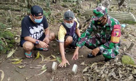 Warga resah karena jenazah bayi atau orang yang menguburkannya tidak diketahui