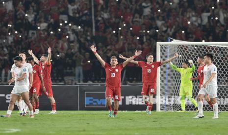 Pemain Timnas Indonesia melakukan selebrasi seusai mengalahkan Vietnam dalam pertandingan Kualifikasi Piala Dunia 2026 di Stadion Gelora Bung Karno, Senayan, Jakarta, Kamis (21/3/2024). Pada pertandingan itu Indonesia menang dengan skor 1-0. Gol timnas Indonesia lahir dari kaki Egy Maulana Vikri di menit ke-52.