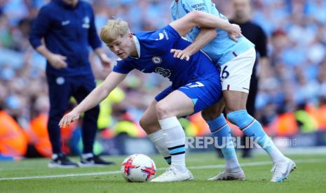 Lewis Hall (kiri),pemain terbaik akademi Chelsea