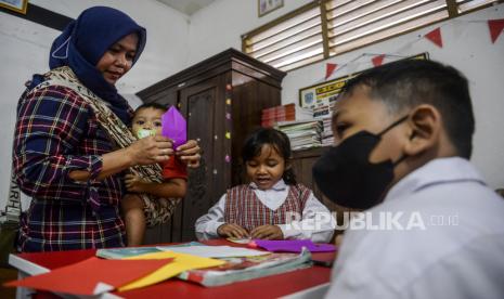 Ilustrasi proses pendidikan di sekolah.