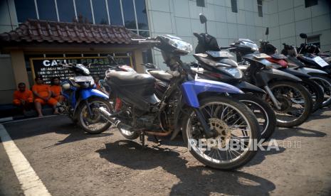 Puluhan sepeda motor barang bukti pencurian sepeda motor (curanmor) yang disita kepolisian. (ilustrasi)