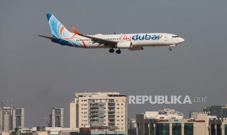  Sebuah pesawat flydubai perusahaan UEA mendarat di Bandara Internasional Ben Gurion, dekat Tel Aviv, Israel, 01 Desember 2020. Media melaporkan bahwa ribuan orang Israel telah mengunjungi Dubai untuk tujuan liburan.