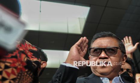 Sekjen PDI Perjuangan Hasto Kristiyanto memberikan keterangan pers usai menjalani pemeriksaan di Gedung Merah Putih KPK, Jakarta, Senin (13/1/2025).