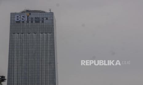 Suasana gedung Bank Syariah Indonesia di Jakarta.