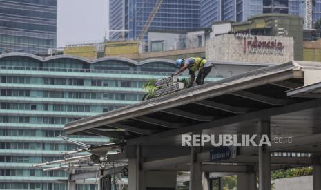 Halte Transjakarta, ilustrasi. Badan Usaha Milik Daerah (BUMD) DKI Jakarta, PT Transportasi Jakarta (TransJakarta) kembali mengoperasikan halte integrasi Stasiun Jatinegara 2, Jakarta Timur, Rabu (28/12/2022).