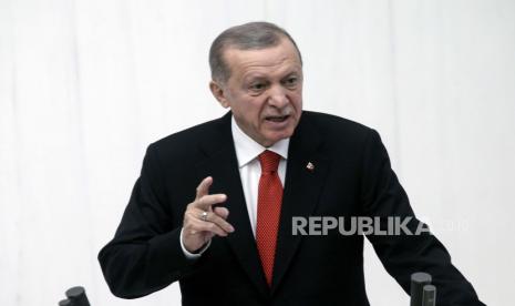 Presiden Turki Recep Tayyip Erdogan mengkritik tajam cara Barat merespons agresi Israel ke Jalur Gaza. 