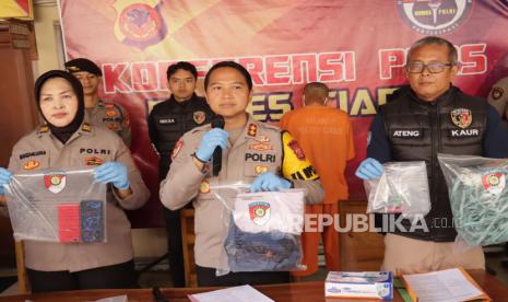 Polres Ciamis menggelar konferensi pers terkait pengungkapan kasus dugaan pembunuhan, Ahad (22/10/2023).