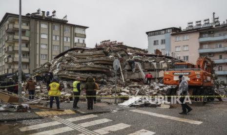 Turki diguncang gempa bumi berkekuatan 7,8 magnitudo. Foto: Republika