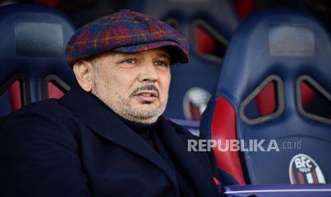  Pelatih Bologna Sinisa Mihajlovic.