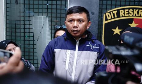 Sejumlah warga Dago Elos, Kota Bandung melaporkan dugaan tindak pidana pemalsuan dokumen dalam sengketa tanah ke Polda Jabar, Selasa (15/8/2023) malam. Laporan mereka sempat ditolak oleh Polrestabes Bandung hingga akhirnya diambil alih oleh Polda Jabar. 