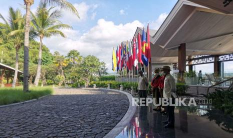 Pemandangan dari AYANA Komodo Waecicu Beach yang akan menjadi tempat kegiatan  KTT ASEAN ke-42 yang berlangsung di Labuan Bajo, Provinsi Nusa Tenggara Timur (NTT), pada 9-11 Mei 2023. 