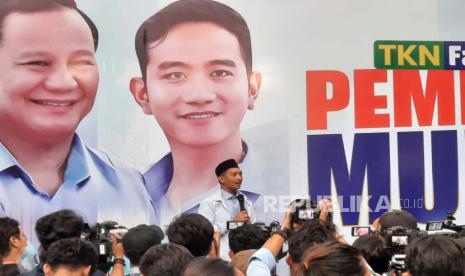 Komandan Fanta (Pemilih Muda) TKN Prabowo-Gibran, Arief Rosyid Hasan saat peluncuran gerakan pemilihmuda.id di markas TKN Fanta, Menteng, Jakarta Pusat, Kamis (14/12/2023). 