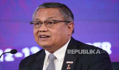 Gubernur bank sentral Indonesia Perry Warjiyo. Gubernur Bank Indonesia (BI) Perry Warjiyo hari ini (20/3/2023) menjalani uji kelayakan dan kepatutan atau fit and proper test dengan Komisi XI DPR.