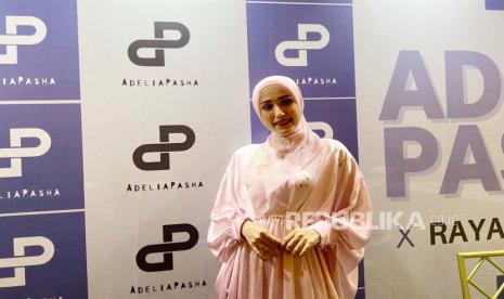 Adelia Wilhelmina dalam peluncuran brand AdeliaPasha, di Thamrin Nine Ballroom, Jumat (2/2/2024).