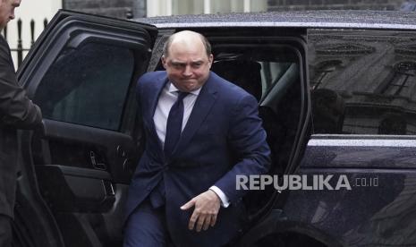 British Defence Secretary Ben Wallace arrives in Downing Street, London, Tuesday, Feb. 15, 2022 ahead of a meeting of the Government