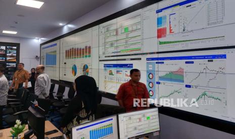 Fasilitas Ruang Digital & Innovation Center (DICE) PT Pertamina Hulu Rokan sebagai pusat kontrol seluruh operasional di Wilayah Kerja Rokan, Riau.