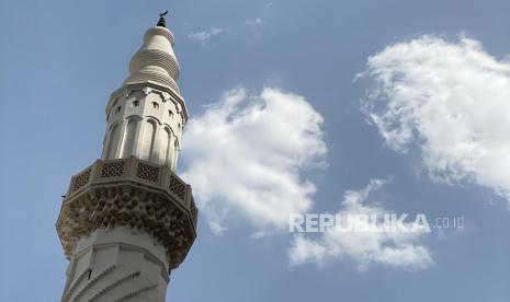 Menara Masjid Imam Bukhari di Madinah, Kamis (23/5/2024). 