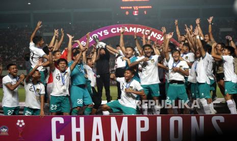 Pemain Timnas Indonesia U-16 saat juara Piala AFF U-16.