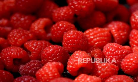 Raspberry. Buah beri terkenal rendah kalori dan ideal untuk menjadi kudapan bagi pengidap diabetes tipe 2 karena dapat menurunkan kadar gula darah.