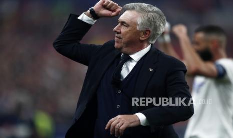 Pelatih kepala Real Madrid Carlo Ancelotti merayakan setelah final Liga Champions UEFA antara Liverpool FC dan Real Madrid di Stade de France di Saint-Denis, dekat Paris, Prancis, 28 Mei 2022.