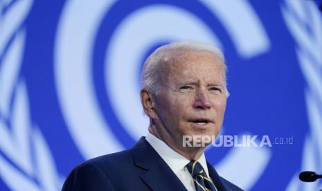 Presiden Joe Biden berbicara selama KTT Iklim PBB COP26, Senin, 1 November 2021, di Glasgow, Skotlandia. Joe Biden kritik ketidakhadiran Presiden China dan Rusia dalam KTT Perubahan Iklim.