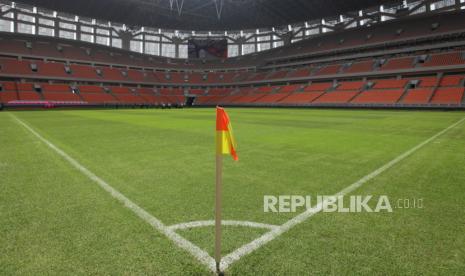 Suasana Jakarta International Stadium (JIS) di Tanjung Priok, Jakarta Utara, Selasa (4/7/2023). Pemerintah akan merenovasi JIS sesuai dengan standar FIFA agar bisa menjadi salah satu venue penyelenggaraan Piala Dunia U-17 2023. Renovasi yang meliputi akses masuk bus bagi pemain dan pejabat, rumput stadion dan berbagai aspek teknis lainnya tersebut ditargetkan rampung dalam tiga bulan.