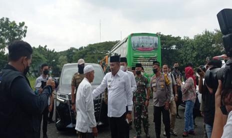 Dijemput Bupati Sampang, Akhirnya Warga Eks Syiah Berlebaran di Kampung Halaman