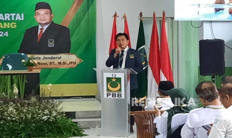 Ketua Umum Partai Bulan Bintang (PBB), Yusril Ihza Mahendra ketika membuka Musyawarah Dewan Partai PBB di markas partai berlogo bulan bintang itu, Jakarta Selatan, Sabtu (18/5/2024). 