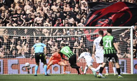 Milan ditahan imbang Sassuolo 3-3.