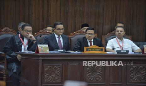 Ketua Tim Hukum Nasional Anies Rasyid Baswedan-Abdul Muhaimin Iskandar (THN Amin), Ari Yusuf Amir (kiri).