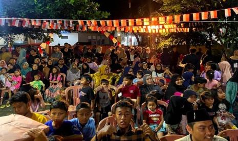 Meriahkan HUT Kemerdekaan, RT 04/11 Tugu Cimanggis Gelar 1.000 Porsi Makan dan Minum Gratis