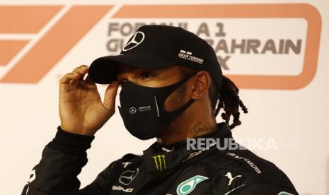 Pembalap Mercedes Lewis Hamilton