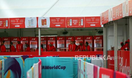 Kios minuman di area resmi FIFA Fan Festival di West Bay di Doha, Qatar, 18 November 2022. Alkohol akan dilarang untuk para penggemar di dalam dan sekitar stadion selama Piala Dunia FIFA 2022 di Qatar, FIFA mengonfirmasi pada 18 November 2022 , hanya dua hari sebelum turnamen akan dimulai. Ini selanjutnya akan dijual di FIFA Fan Festival.