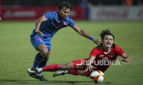 Alfeandra Dewangga (kanan) saat membela timnas Indonesia.