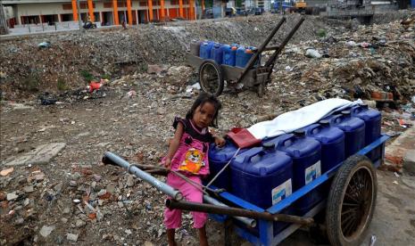 Timbal berasal dari aktivitas daur ulang baterai kendaraan yang tidak mengindahkan kaidah lingkungan.