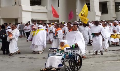 Ilustrasi jamaah haji lempar jumrah. Nafar Awal diprioritaskan untuk jamaah haji gelombang I 