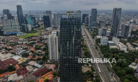 Suasana gedung Bank Syariah Indonesia di Jakarta, Ahad (31/1). Untuk Asia Tenggara, industri perbankan syariah diperkirakan akan tumbuh sekitar delapan persen selama beberapa tahun ke depan.