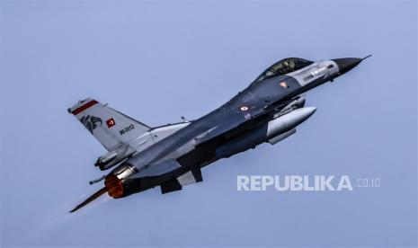 Amerika Serikat telah menyetujui pengiriman jet-jet tempur F-16 ke Ukraina dari Denmark dan Belanda segera setelah pelatihan pilot selesai