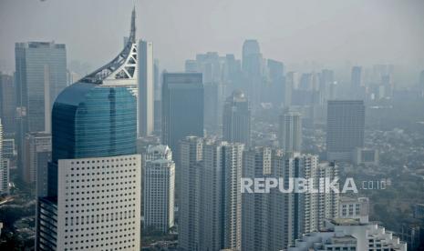 Suasana gedung bertingkat di Jakarta, Jumat (22/9/2023). 