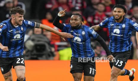 Penyerang Atalanta Ademola Lookman merayakan golnya ke gawang Bayer Leverkusen pada final Liga Europa di Dublin Arena atau Stadion Aviva, Dublin, Irlandia, Kamis (23/5/2024) dini hari WIB. Atalanta juara Liga Europa setelah menang 3-0.