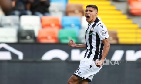 Pemain Udinese Nahuel Molina selama pertandingan sepak bola Serie A Italia Udinese Calcio vs US Sassuolo Calcio di stadion Friuli - Dacia Arena di Udine, Italia, 07 November 2021.