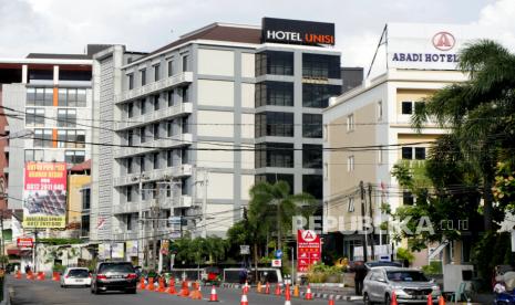 Imbas Pandemi Corona Perhotelan. Deretan hotel di Kawasan Malioboro, Yogyakarta, Senin (6/4)