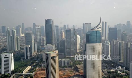 Suasana gedung bertingkat di Jakarta, Jumat (22/9/2023). 