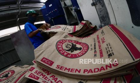 Semen Padang. Semen Indonesia Group (SIG) melalui PT Semen Padang kembali menyalurkan bantuan tanggung jawab sosial perusahaan atau corporate social responsibility (CSR) senilai Rp 1,13 miliar kepada masyarakat termasuk menyantuni 100 anak panti asuhan di Kota Padang, Sumatra Barat.