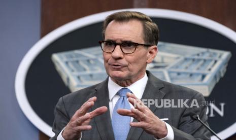 Juru bicara Pentagon John Kirby berbicara saat briefing di Pentagon di Washington, Kamis, 5 Mei 2022