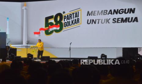 Ketua Umum Partai Golkar Airlangga Hartarto memberikan sambutan dalam acara puncak HUT Partai Golkar ke-58 di JIExpo Kemayoran, Jakarta, Jumat(21/10/2022). Acara tersebut menjadi puncak dari serangkaian HUT Partai Golkar ke-58 yang telah digelar sebelumnya diantaranya Jalan Sehat Partai Golkar, Ziarah ke TMP Kalibata dan Konsolidasi Nasional serta Bimtek Fraksi Partai Golkar se-Indonesia. HUT Partai Golkar ke-58 tersebut mengusung tema Golkar Menang, Rakyat Sejahtera.