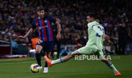  Sergi Roberto (kiri)